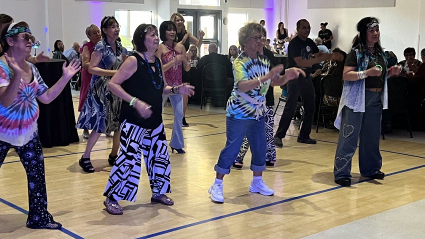 Seniors dancing at the senior prom
