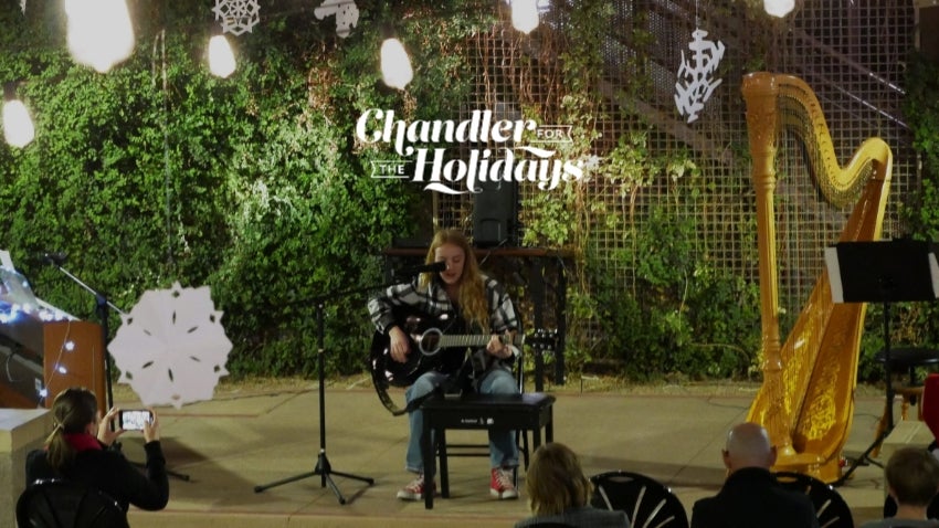 Concerts in the Courtyard: Holiday Edition 