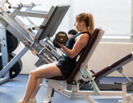women lifting weights