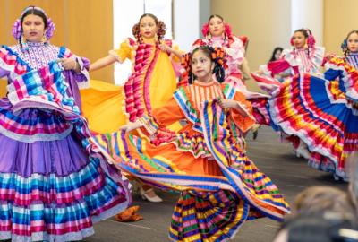 Folklorico dancers