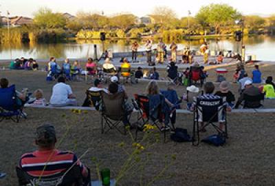 Sonoran Sunset Series crowd