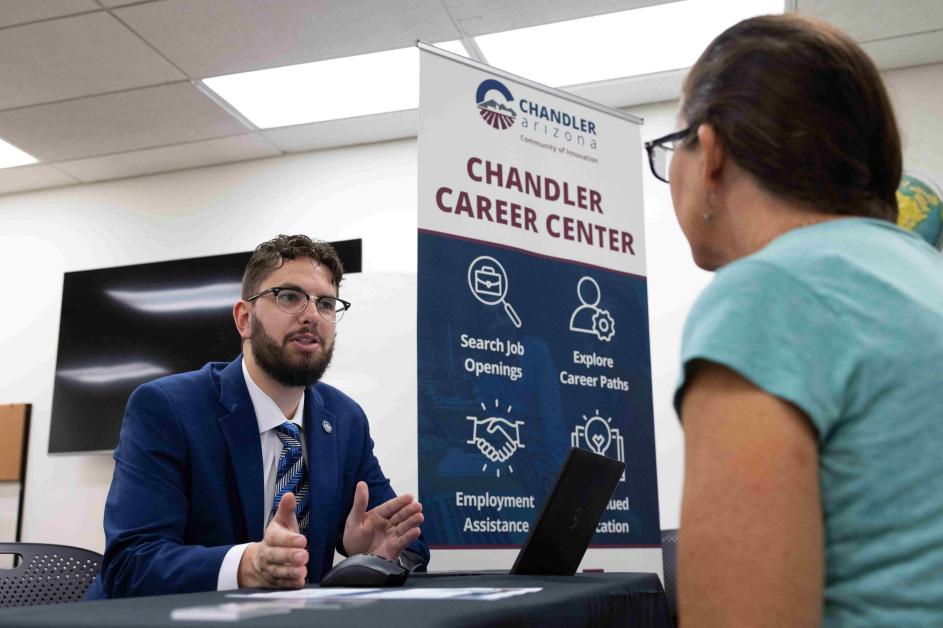 Two-people-at-Chandler-Career-Center