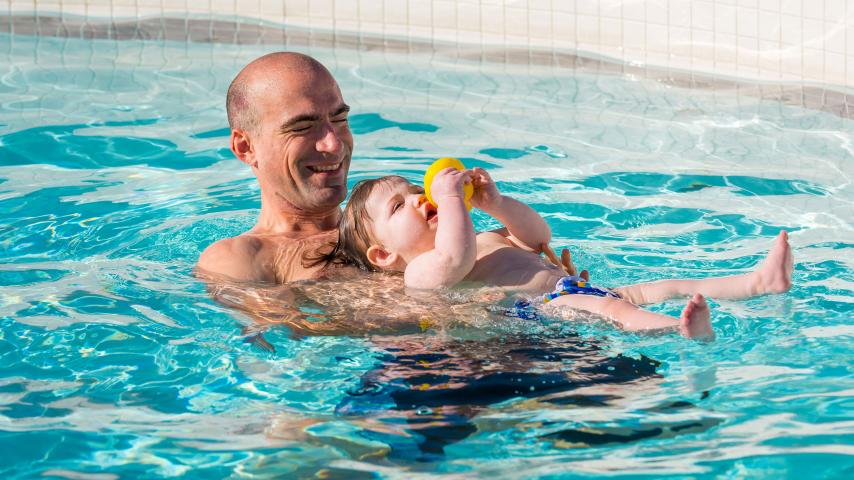 dad and son swim lessons