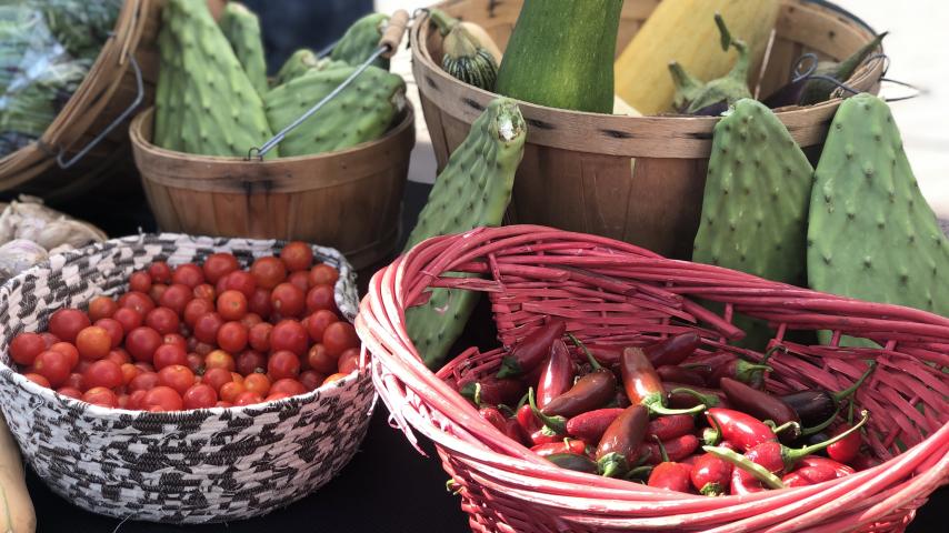 farmers market fruit