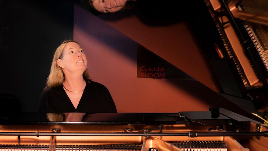 claudia bloom