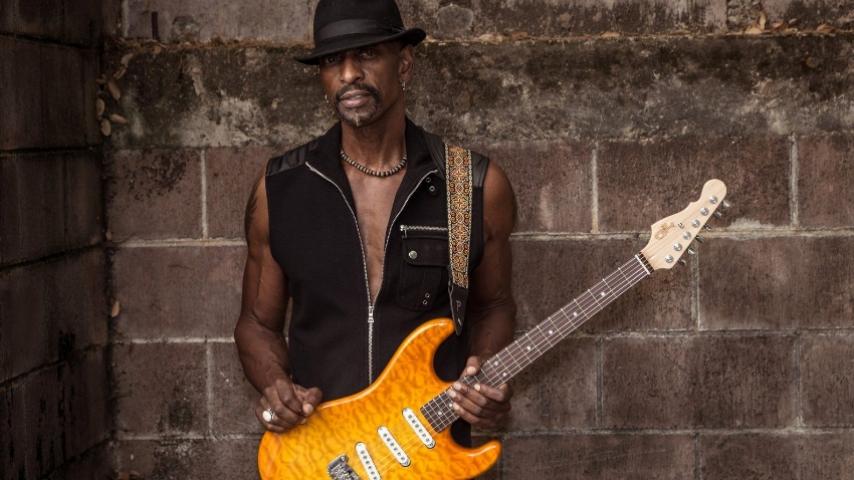 Dennis Jones
