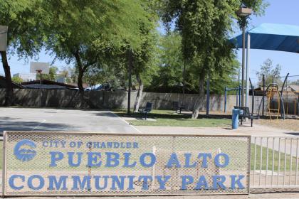 Pueblo Alto Park sign