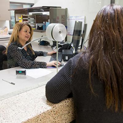 Chandler courts customer service counter