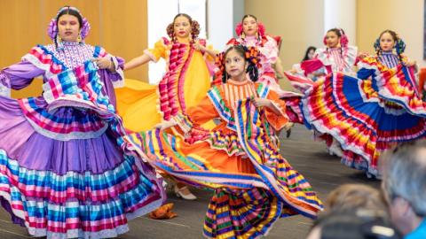 Folklorico dancers