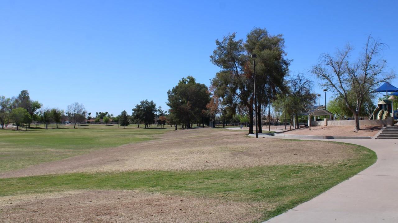 Walking trails at Amberwood Park