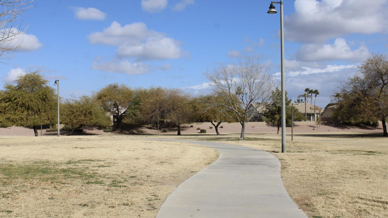 Walking trails at La Paloma Park