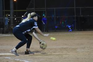 women's softball, catching the ball