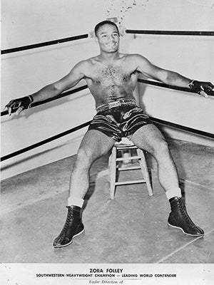 Zora Folley in the ring Zora Folley in the ring